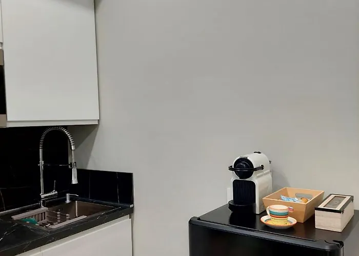 Casa San Carlo 11 * Malgrate