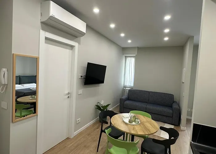 Casa San Carlo 11 Мальграте